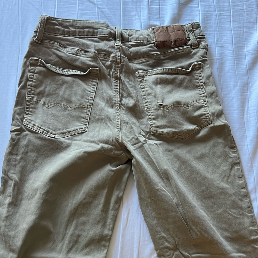 Relaxed Straight American Eagle Khakis 31Wx32L